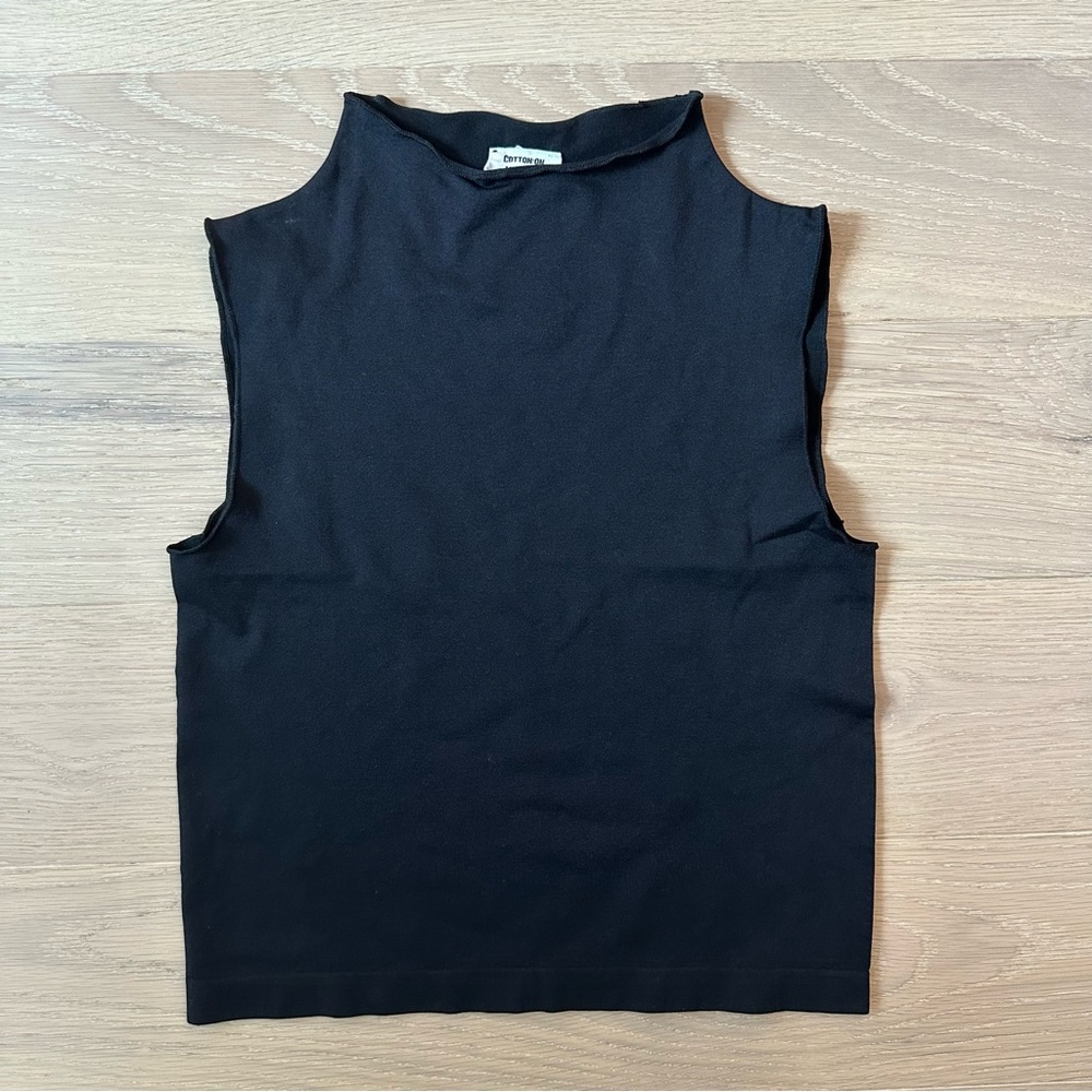 Size M/L Black Mock Neck Tank Top